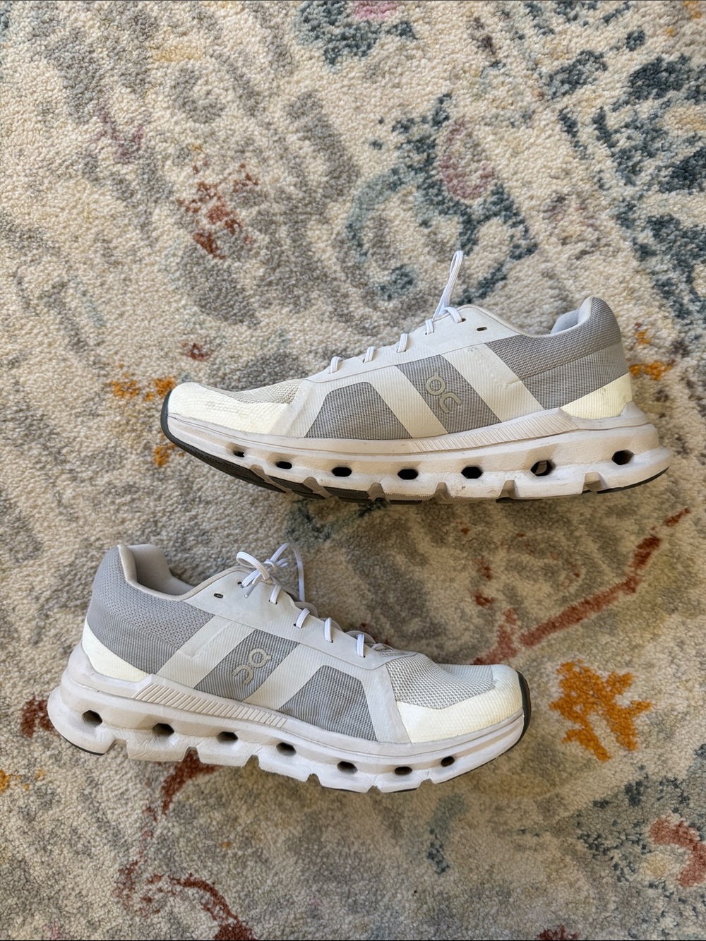 On Running White Women’s Athletic Running Sneakers